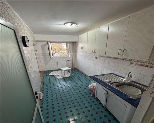 Apartament 2 camere central, etaj 2, vedere lac Ciuperca