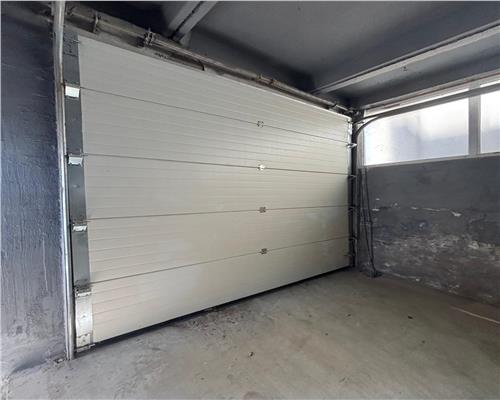 Hale de inchiriat 150mp si 220mp – acces TIR, 380V