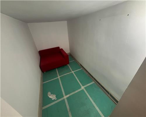 Spatiu comercial de vanzare zona mahmudiei stradal 40mp