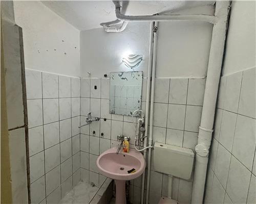 Apartament 3 camere, 44 mp, etaj 2, cartier Big