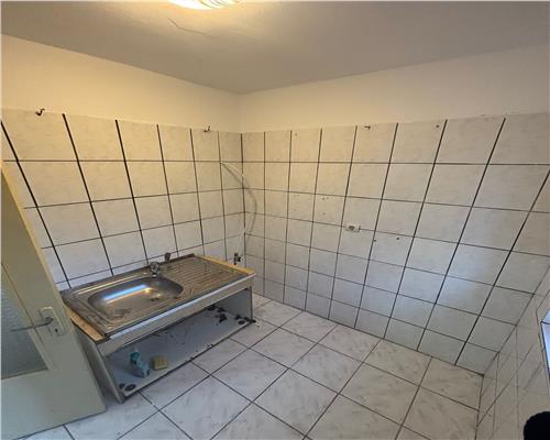 Apartament 3 camere, 44 mp, etaj 2, cartier Big