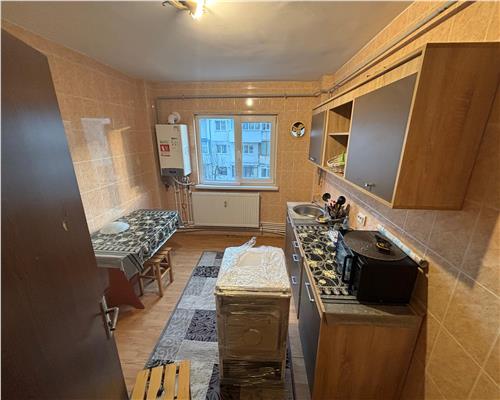 Apartament 3 camere str. Victoriei, mobilat complet, ideal muncitori