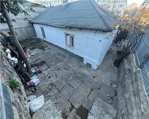 Casa de vanzare – zona Centrala, 3 camere, teren 184 mp