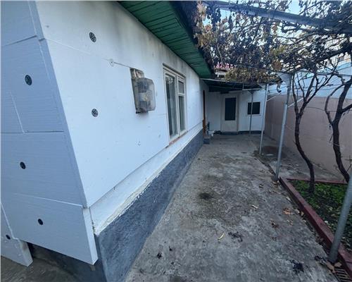 Casa de vanzare – zona Centrala, 3 camere, teren 184 mp