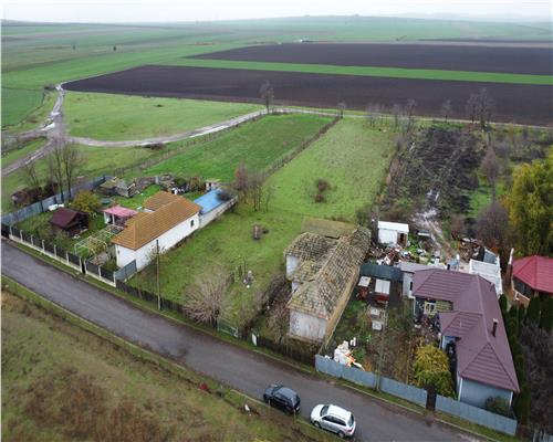 Casa cu teren generos in satul Lastuni, aproape de Tulcea