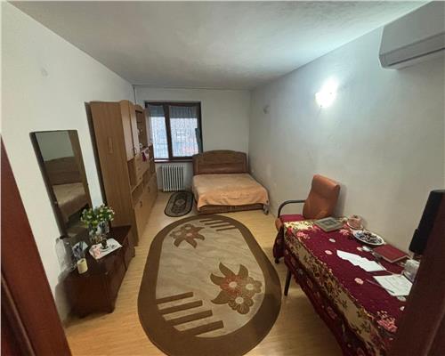 De vanzare  Apartament 2 camere, ultracentral, parter