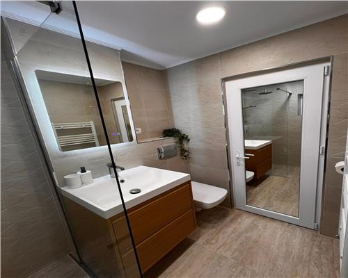 Apartament 3 camere Central – Prima inchiriere, renovat complet