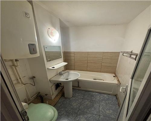 Apartament 2 camere, decomandat, central – aproape de Piata Nou