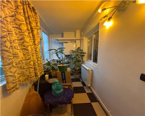 Apartament renovat 2 camere, mobilat, vedere catre faleza