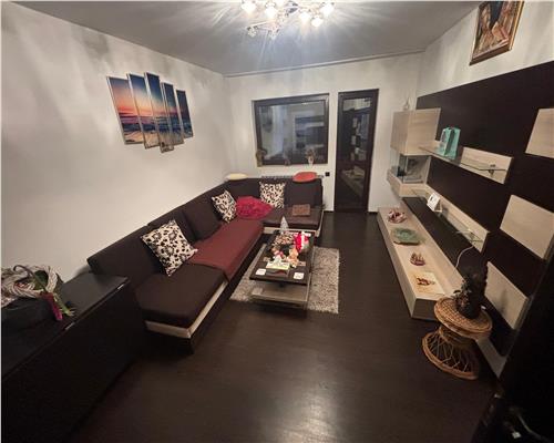 Apartament renovat 2 camere, mobilat, vedere catre faleza