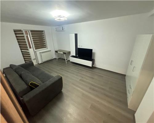 Garsoniera ultracentrala, prima închiriere, totul nou – langa Piata Civica