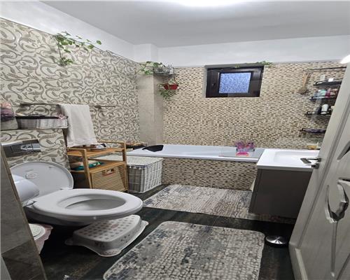 Apartament 3 camere mobilat bloc nou, parcare privata supravegheat video