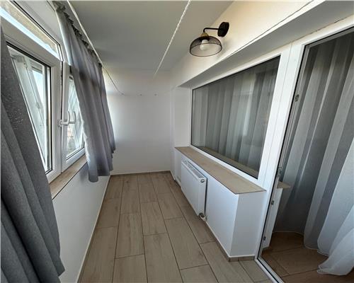 Apartament 3 camere, decomandat, centrala pe gaz si aer conditionat