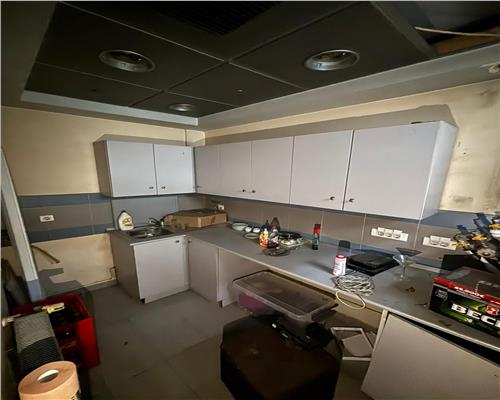 Spatiu ultracentral Tulcea, 120 mp, parter, vitrina mare, parcare în fata