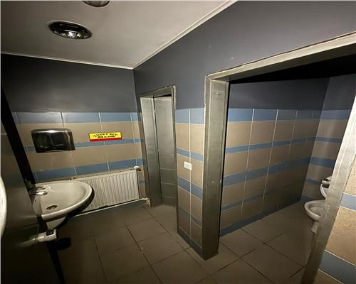 Spatiu ultracentral Tulcea, 120 mp, parter, vitrina mare, parcare în fata