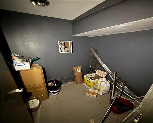 Spatiu ultracentral Tulcea, 120 mp, parter, vitrina mare, parcare în fata