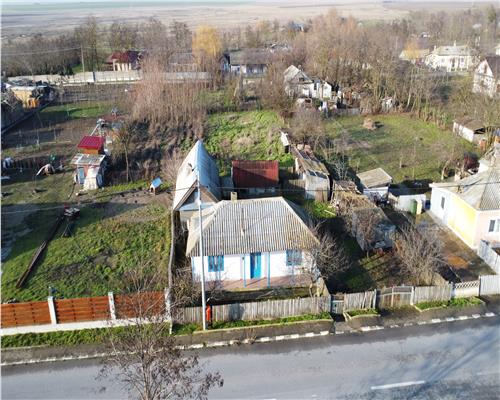 Casa de vacanta cu teren generos – Plopul, judetul Tulcea