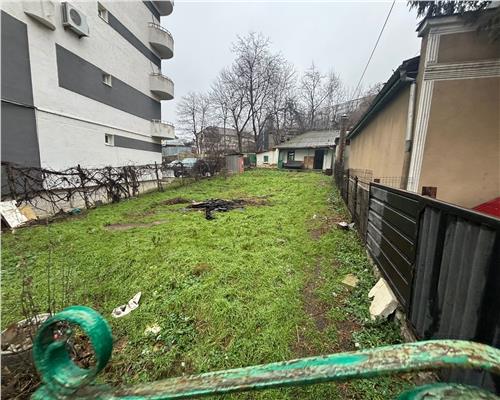 Casa centrala de vânzare, teren 253 mp ideala pentru renovare