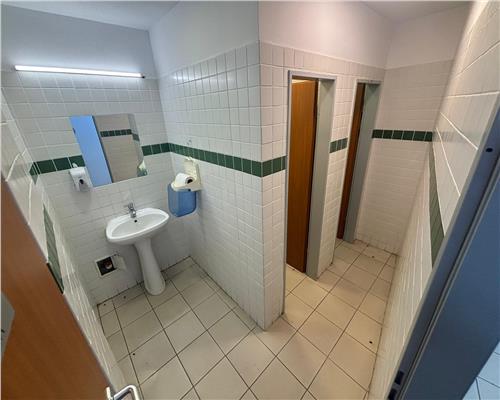 Spatiu comercial ultracentral, 200 mp, vitrina mare – ideal clinica/showroom