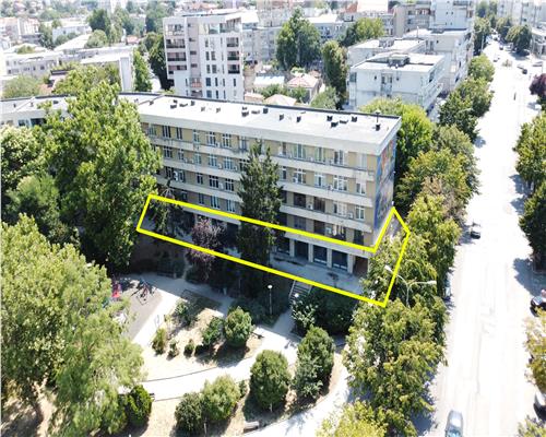 Spatiu comercial ultracentral, 715 mp, vitrina mare � ideal clinica/showroom