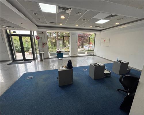 Spatiu comercial ultracentral, 715 mp, vitrina mare – ideal clinica/showroom