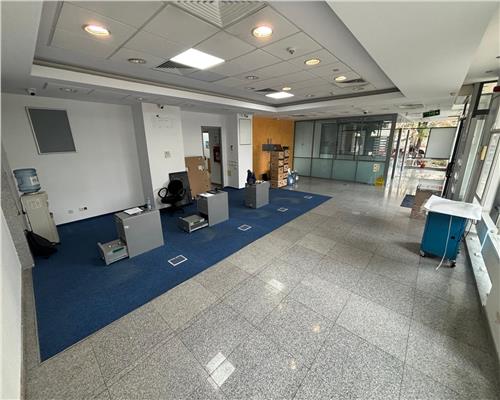 Spatiu comercial ultracentral, 715 mp, vitrina mare – ideal clinica/showroom