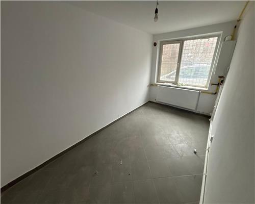 Spatiu comercial 80 mp ultracentral, vitrina mare, trafic pietonal intens