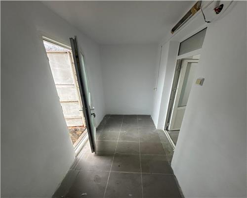 Spatiu comercial 80 mp ultracentral, vitrina mare, trafic pietonal intens