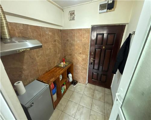 Garsoniera 17 mp Zona Vest, renovata, mobilata, ideal investitie