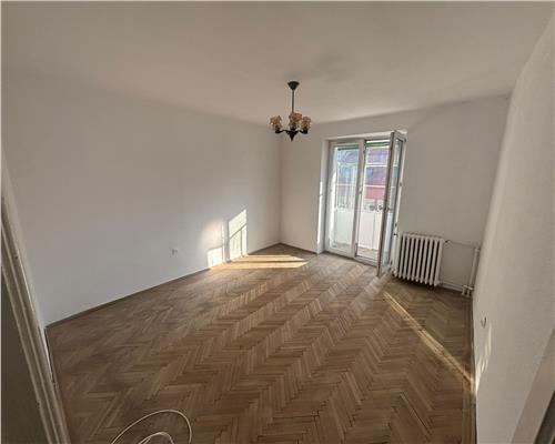 Apartament 2 camere decomandat 42 mp ultracentral etaj 3 bloc reabilitat