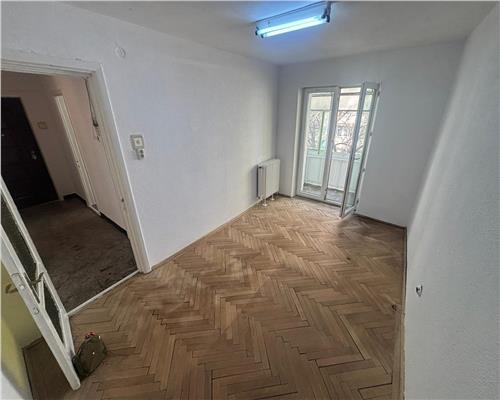 Apartament 2 camere decomandat 42 mp ultracentral etaj 3 bloc reabilitat