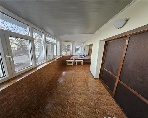 Apartament 2 camere decomandat 64 mp + 4,8mp boxa, parter str Victoriei