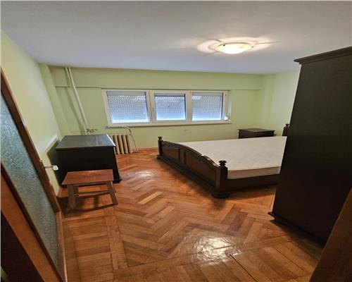 Apartament 2 camere decomandat 64 mp + 4,8mp boxa, parter str Victoriei
