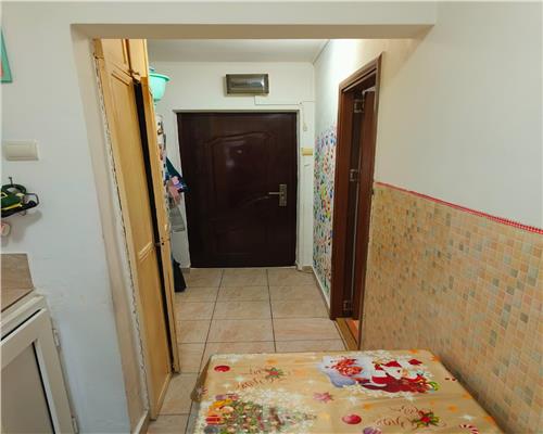 artament 2 camere semidecomandat etaj 3 zona Rosmarin