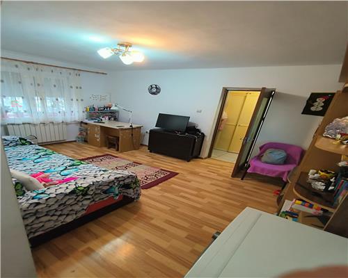 artament 2 camere semidecomandat etaj 3 zona Rosmarin