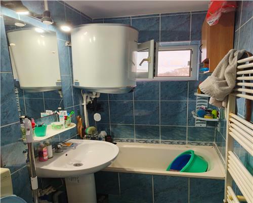 artament 2 camere semidecomandat etaj 3 zona Rosmarin