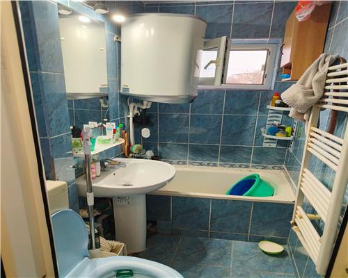 artament 2 camere semidecomandat etaj 3 zona Rosmarin