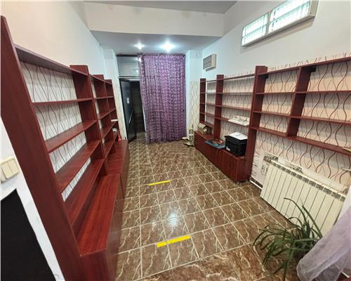 Spatiu de închiriat Ultracentral – parter, 18 mp, vitrina mare, trafic intens