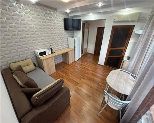 Apartament 2 camere, Zona Vest � utilitati incluse, centrala proprie
