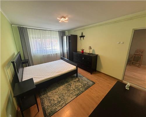 Apartament 2 camere, parter, mobilat, parcare inclusa