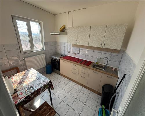 Apartament 3 camere, zona Gelco, ideal pentru muncitori, 8 persoane