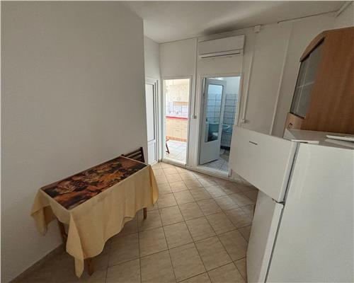 Apartament 3 camere, zona Gelco, ideal pentru muncitori, 8 persoane