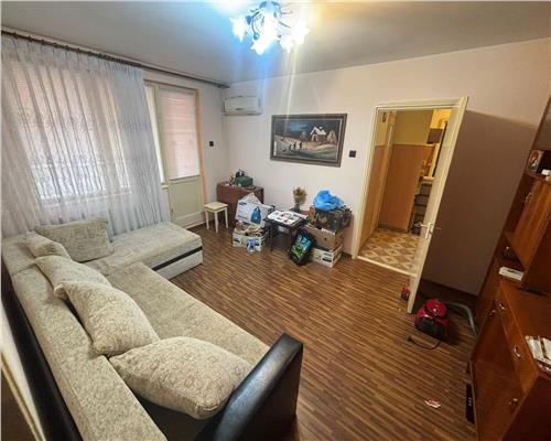 Apartament 3 camere decomandat, 62 mp, etaj 2, zona Taxe si Impozite, mobilat