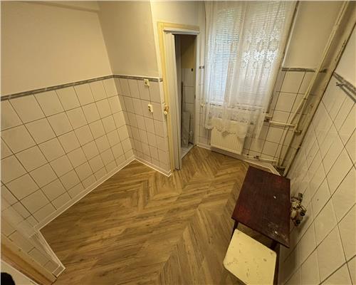 Apartament 3 camere renovat, etaj 2, 62 mp/ Zona Taxe si Impozite