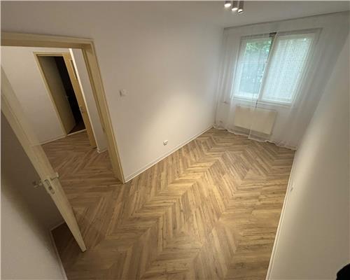 Apartament 3 camere renovat, etaj 2, 62 mp/ Zona Taxe si Impozite