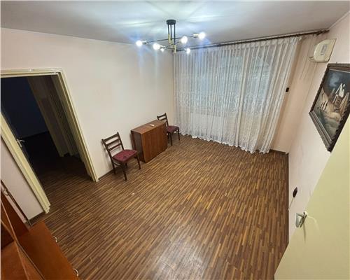 Apartament 3 camere renovat, etaj 2, 62 mp/ Zona Taxe si Impozite