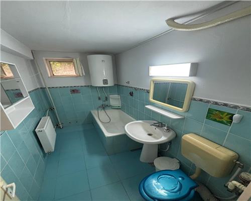 Apartament 3 camere renovat, etaj 2, 62 mp/ Zona Taxe si Impozite