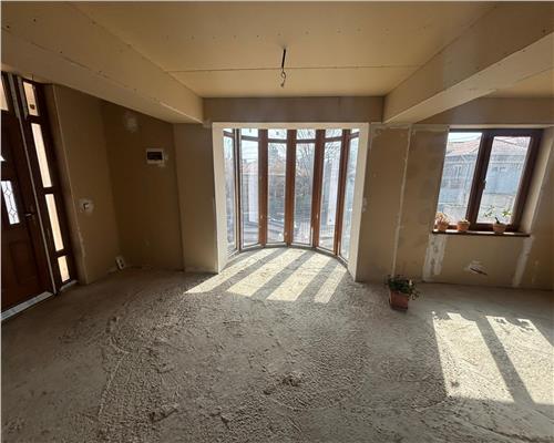 Vila ultracentrala Tulcea, 6 camere, 330 mp utili, teren 719 mp, vedere spectaculoasa