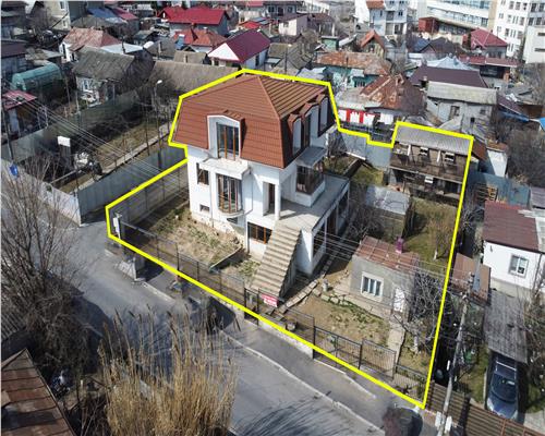 Vila ultracentrala Tulcea, 6 camere, 330 mp utili, teren 719 mp, vedere spectaculoasa