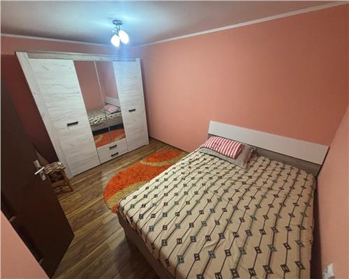 Casa 3 camere cu terasa, renovata, cartierul Nou, zona linistita